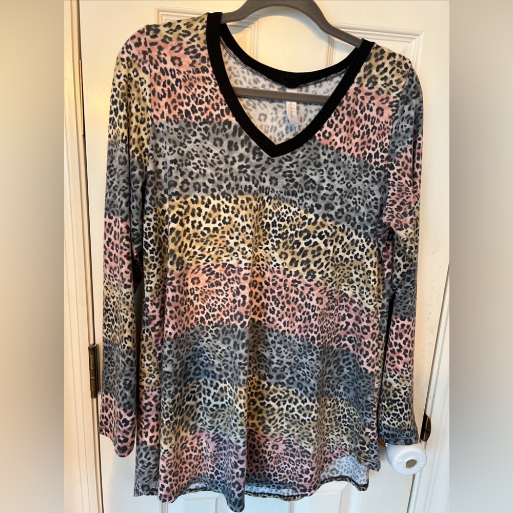 🔆Disc Divas Leopard Sz Large Swing Top